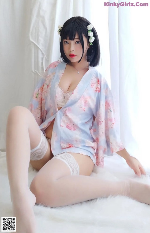 Coser @ 白 烨 Vol.010: 花 与 酒 与 少女 (81 photos)